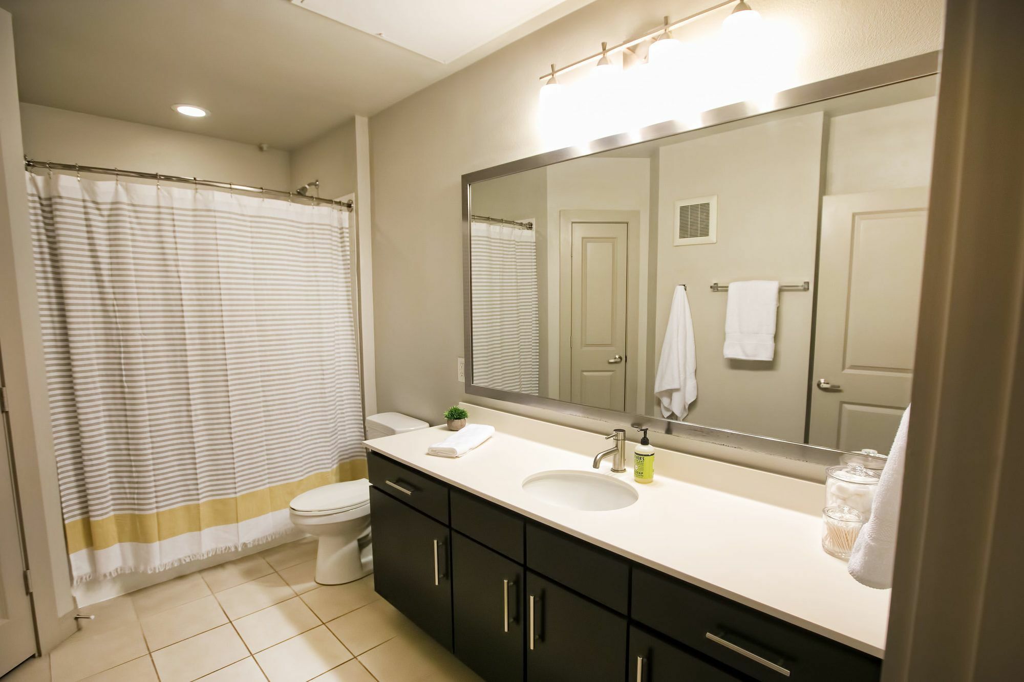 Locale Lakeshore Austin Exterior photo